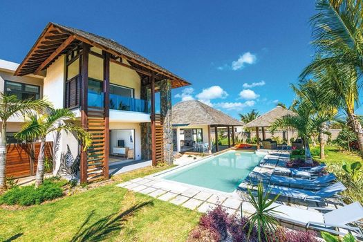 Mythic Suites & villas