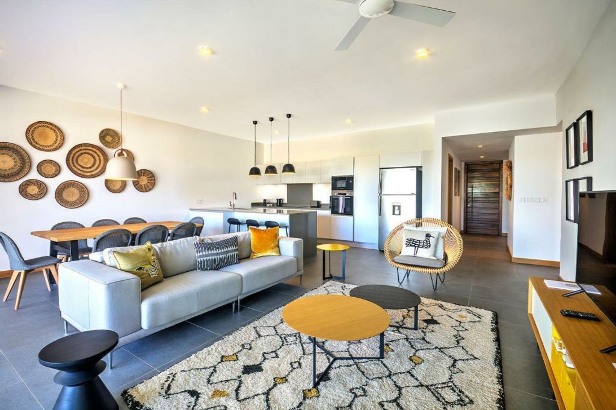 Mythic Suites & villas