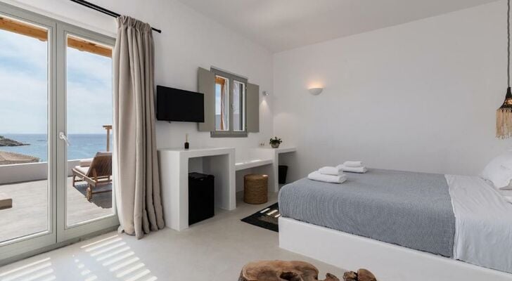 Trinity Mykonos - Villa & Beachfront Boutique Hotel