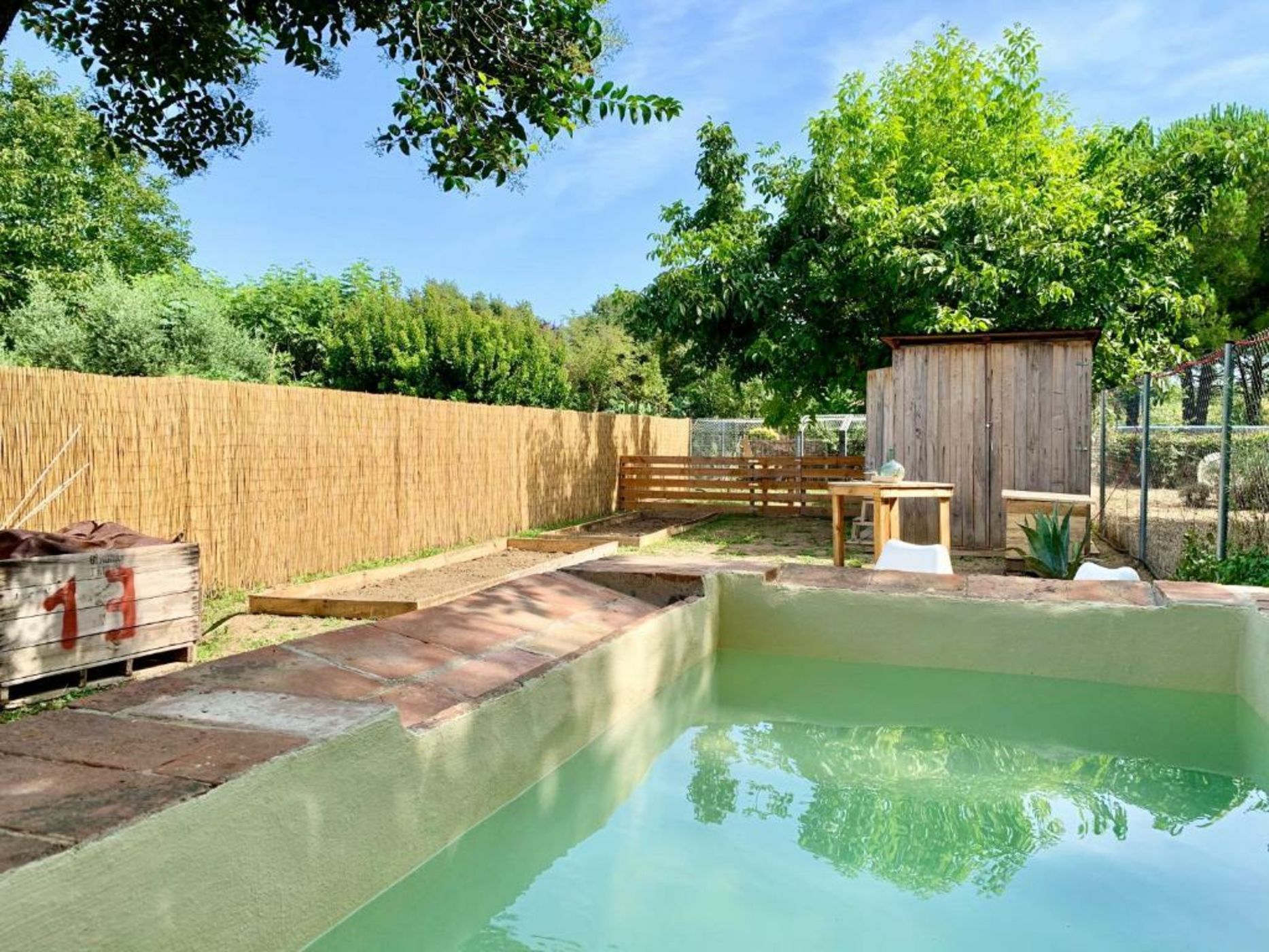 Cal Nou 9 - Adults Only