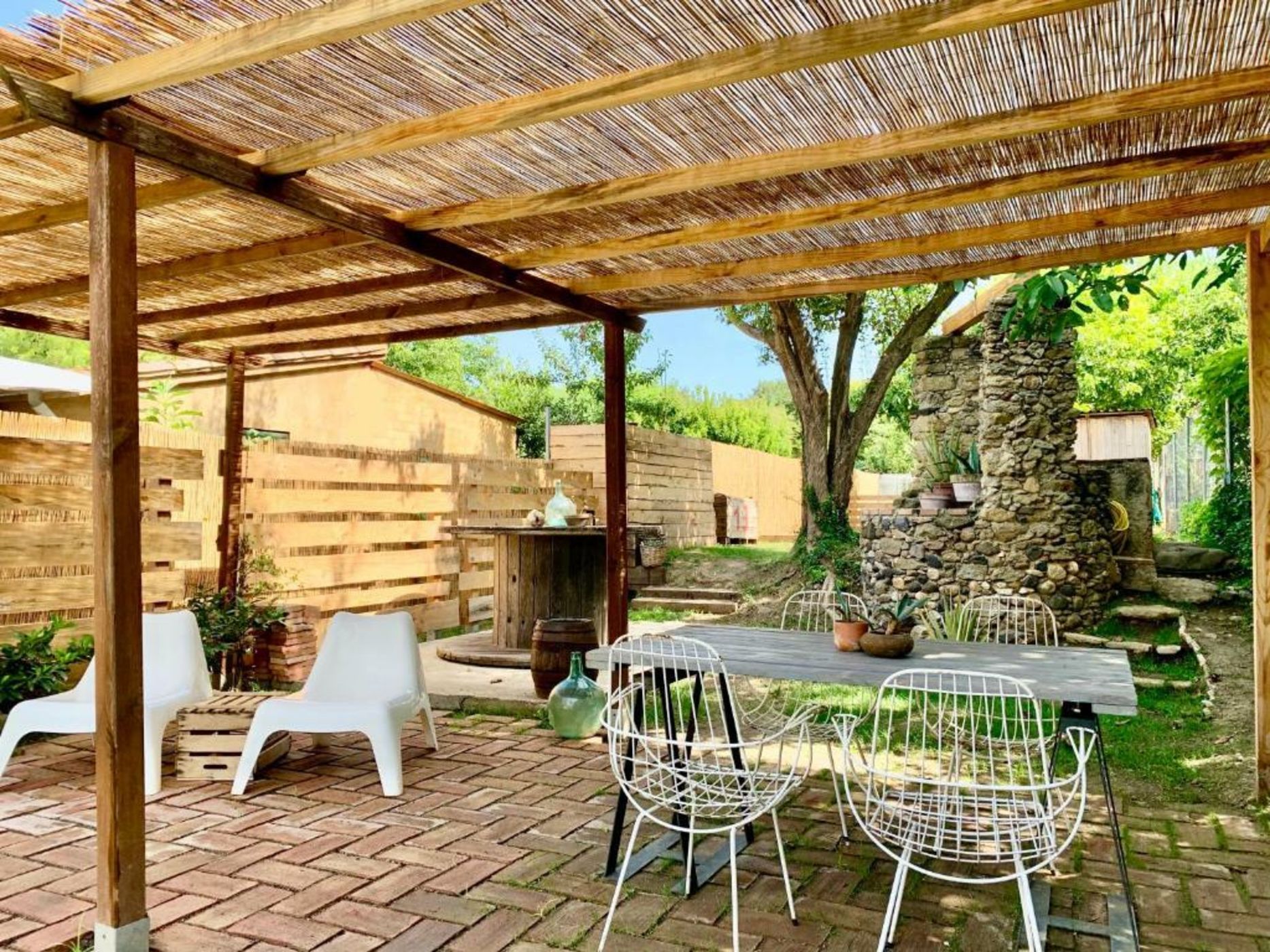 Cal Nou 9 - Adults Only