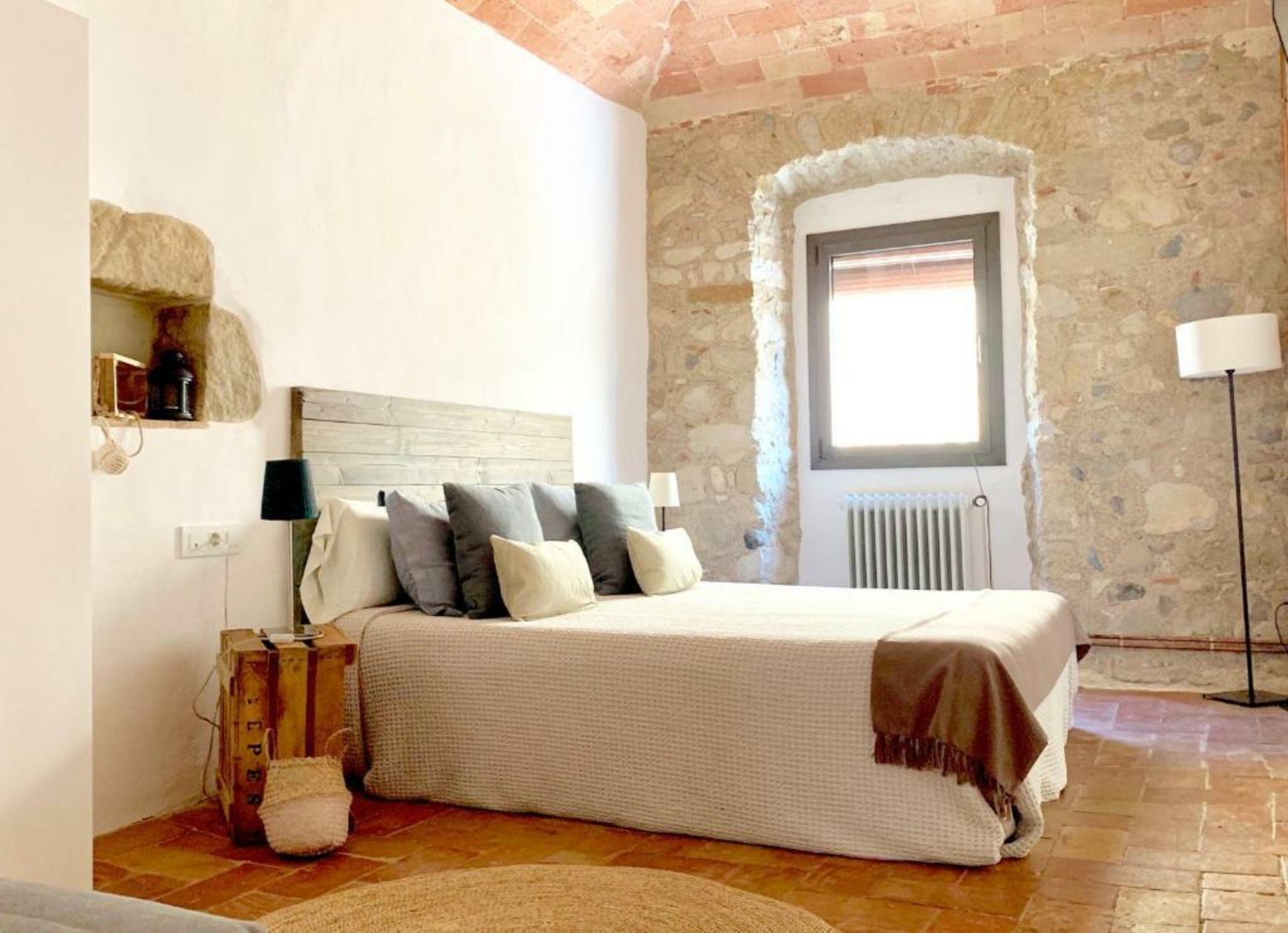 Cal Nou 9 - Adults Only