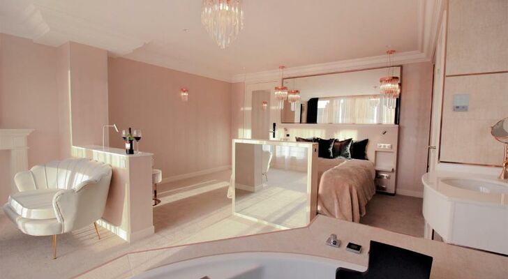 Paris j'Adore Hotel & Spa