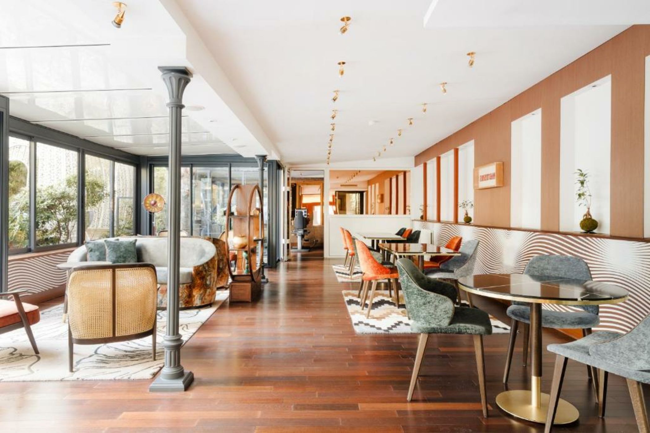 Sonder l Atala Champs-Élysées