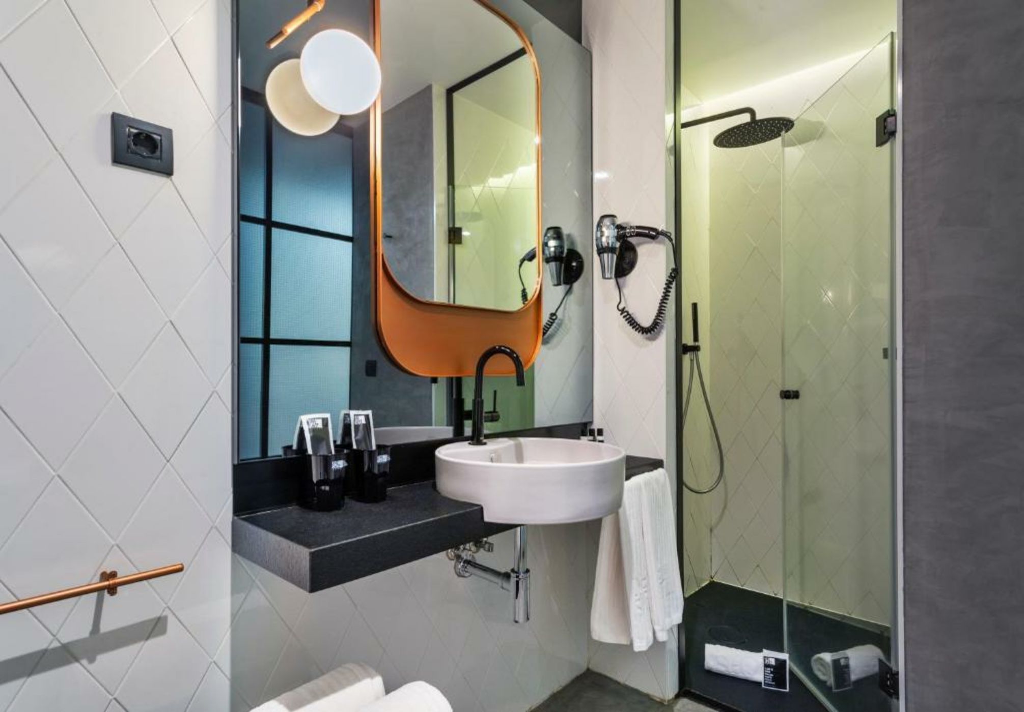 One Shot Tabakalera House