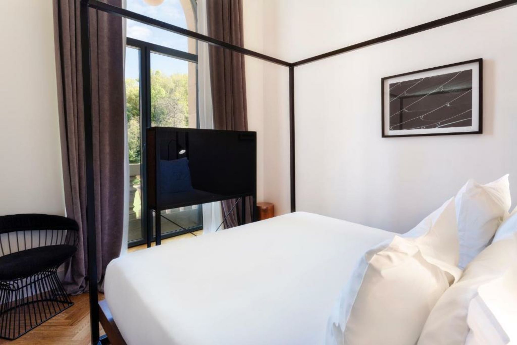 One Shot Tabakalera House