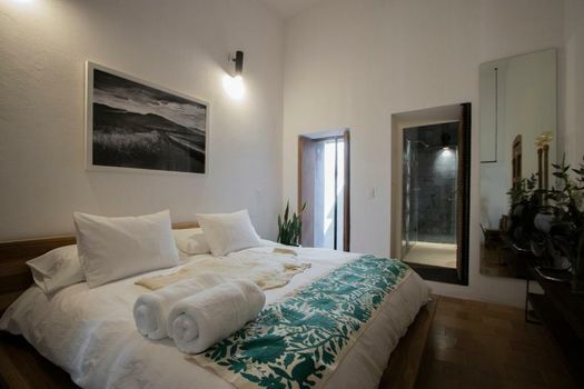 Hotel Sin Nombre