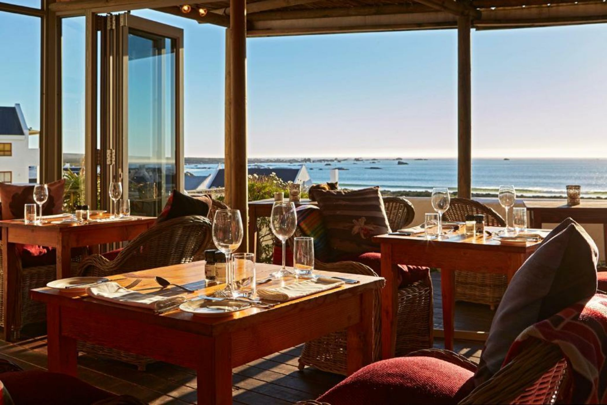 Abalone Hotel & Villa's