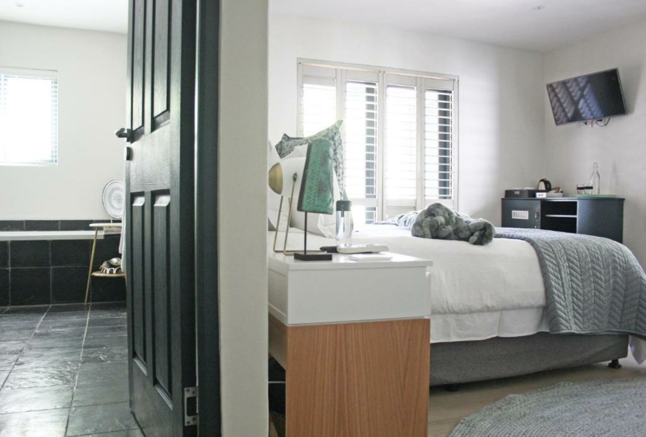 Abalone Hotel & Villa's