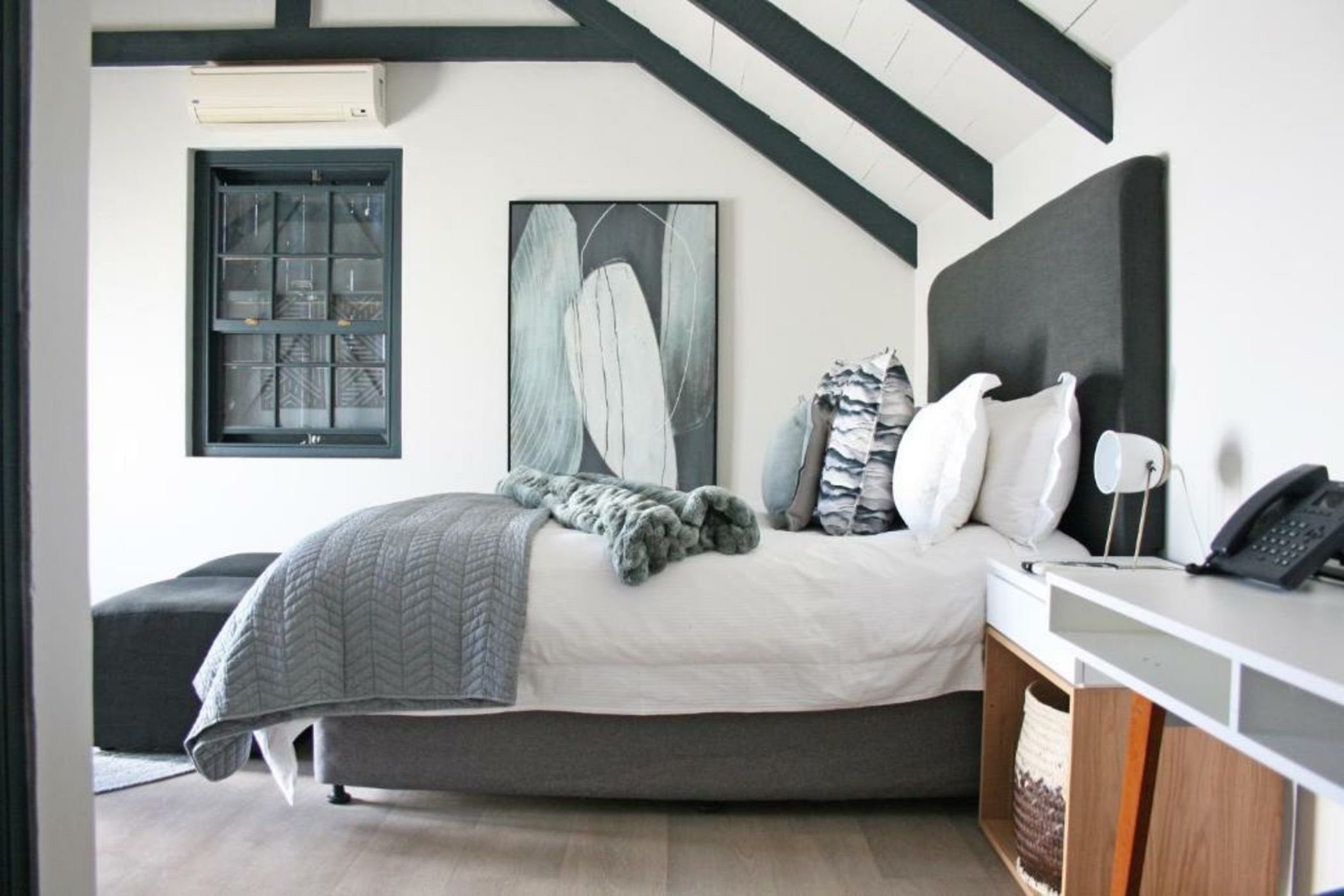 Abalone Hotel & Villa's