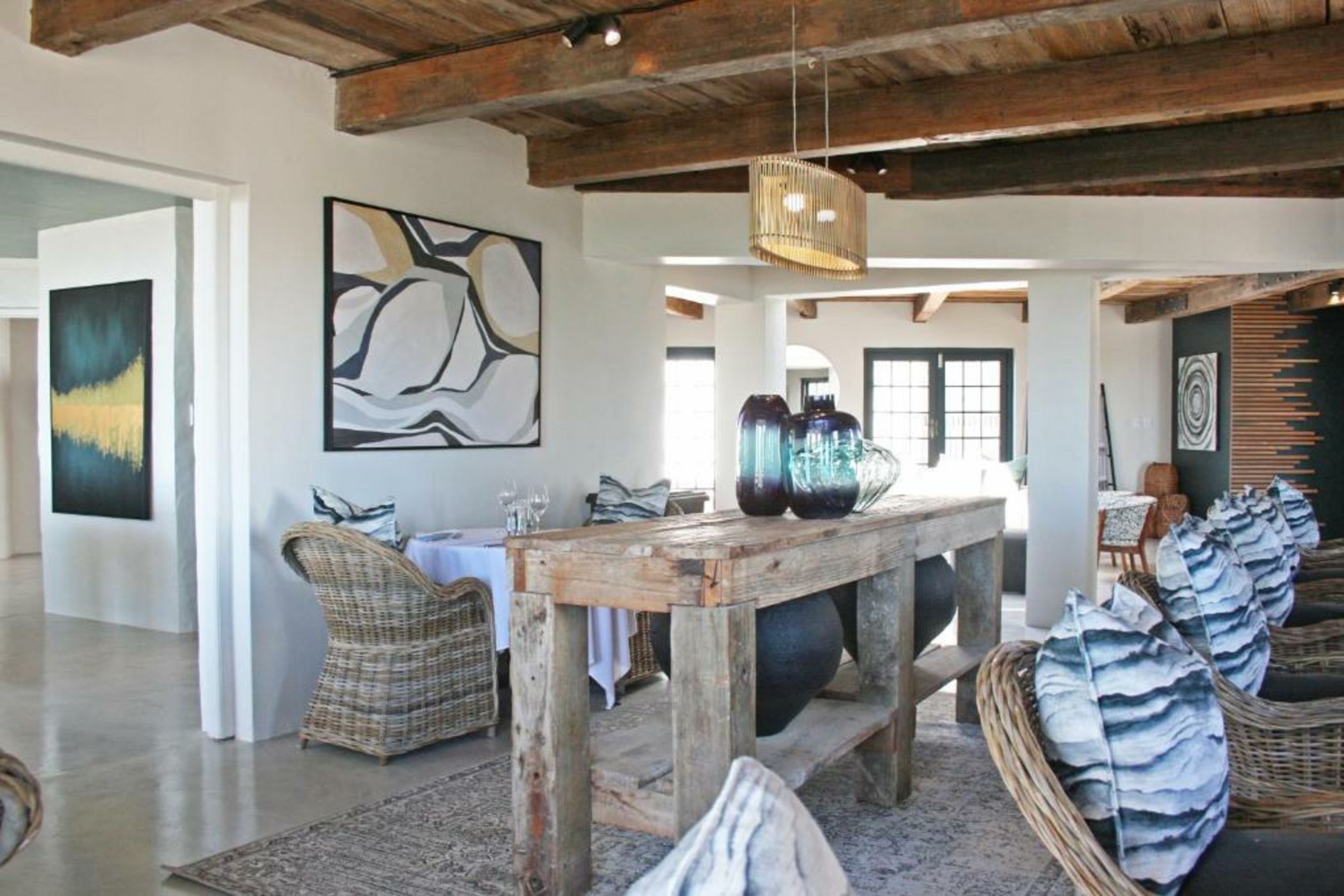 Abalone Hotel & Villa's