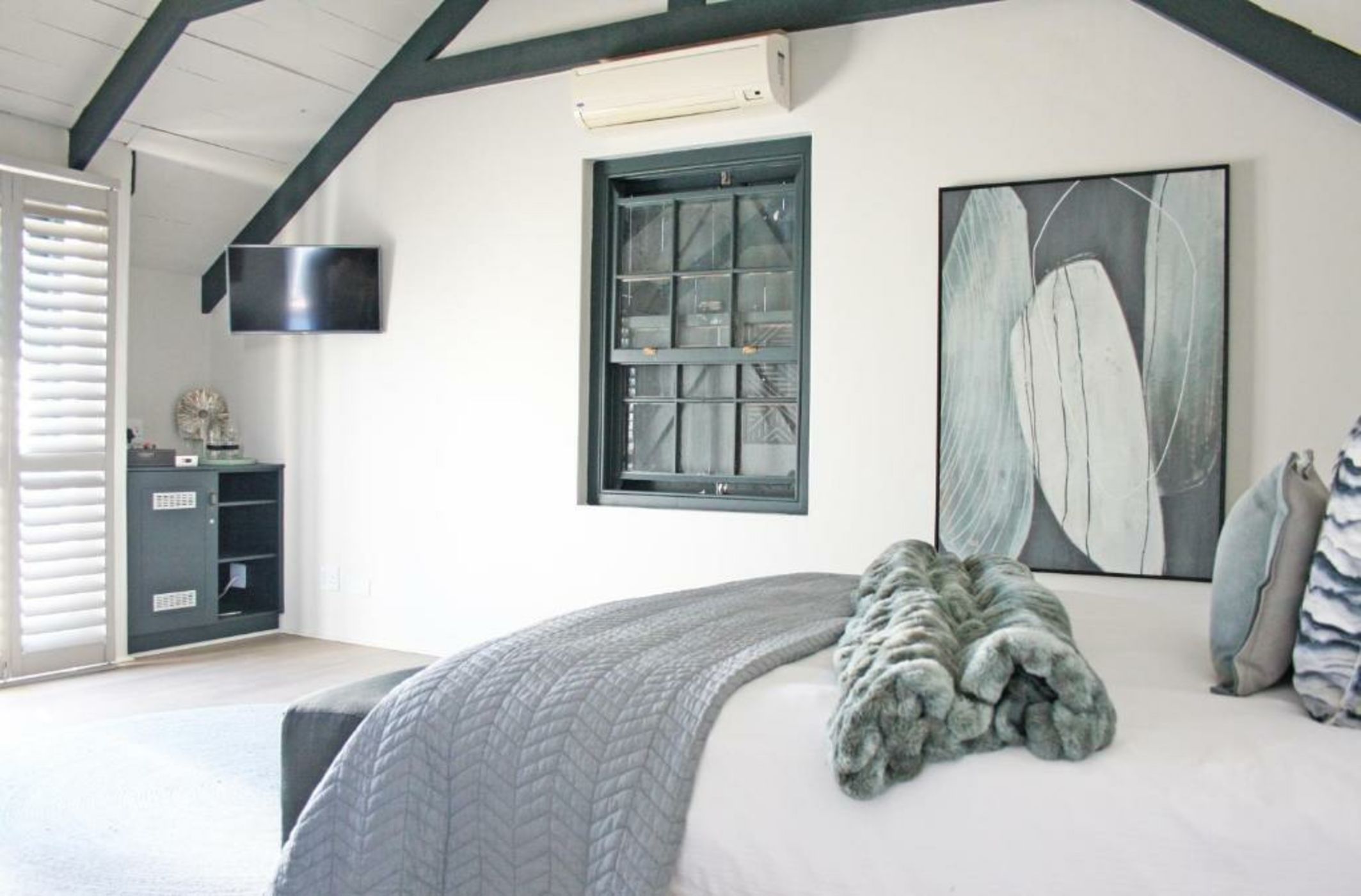 Abalone Hotel & Villa's