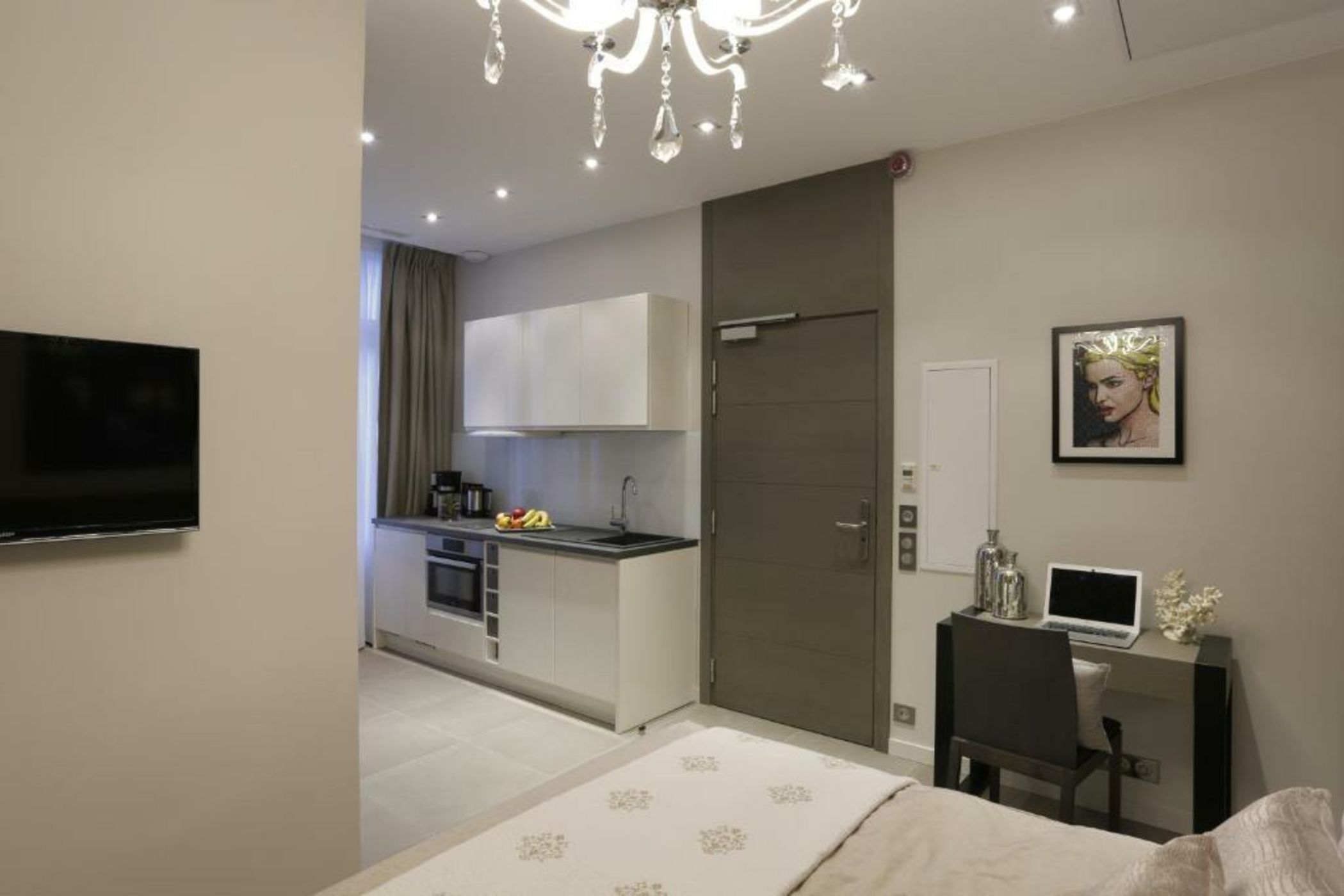 Roi de Sicile - Rivoli -- Luxury apartment hotel