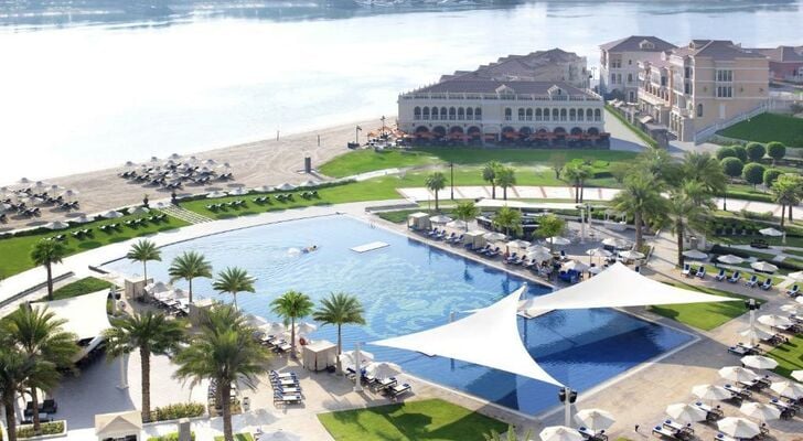 The Ritz-Carlton Abu Dhabi, Grand Canal