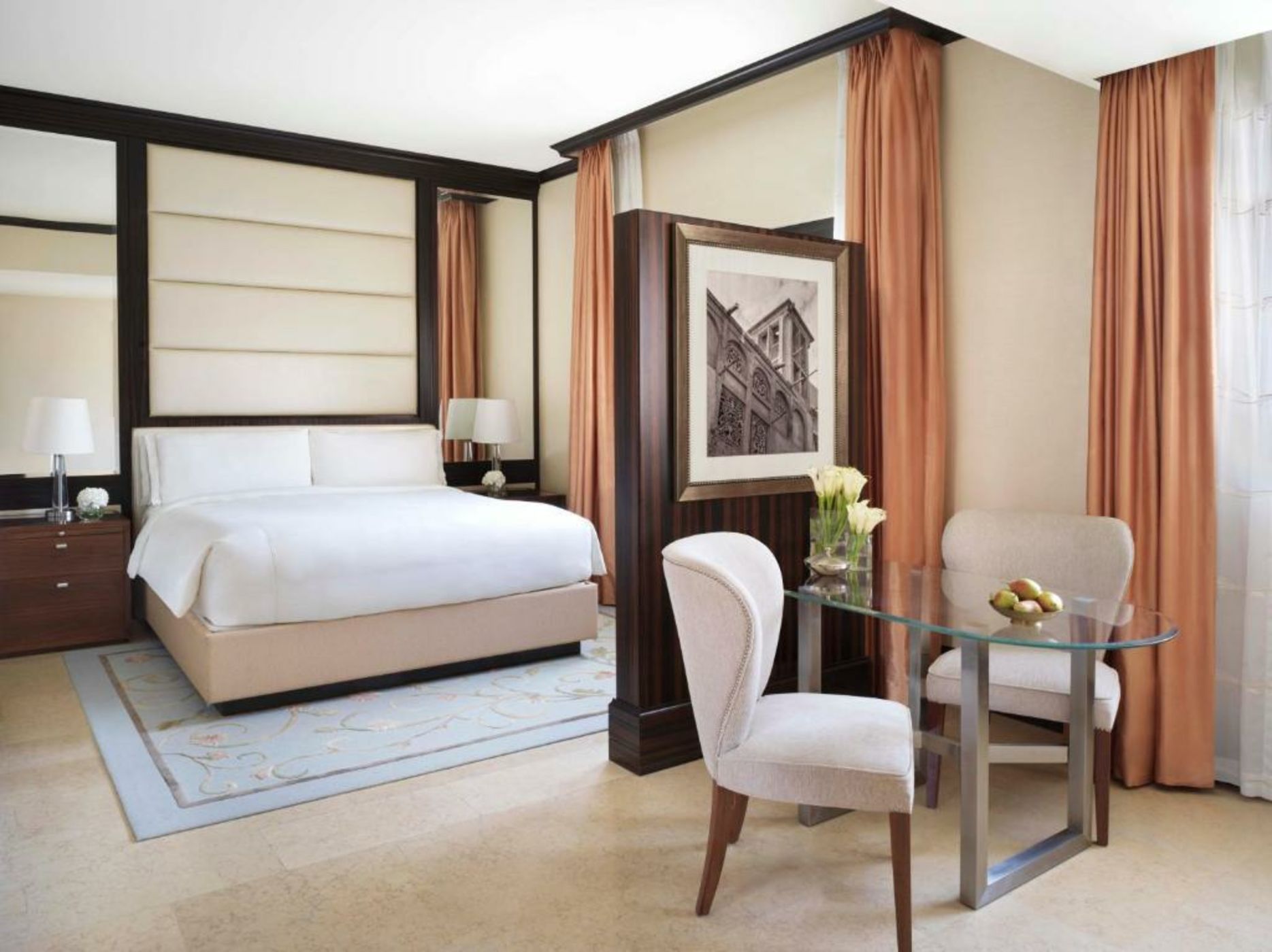 The Ritz-Carlton Abu Dhabi, Grand Canal