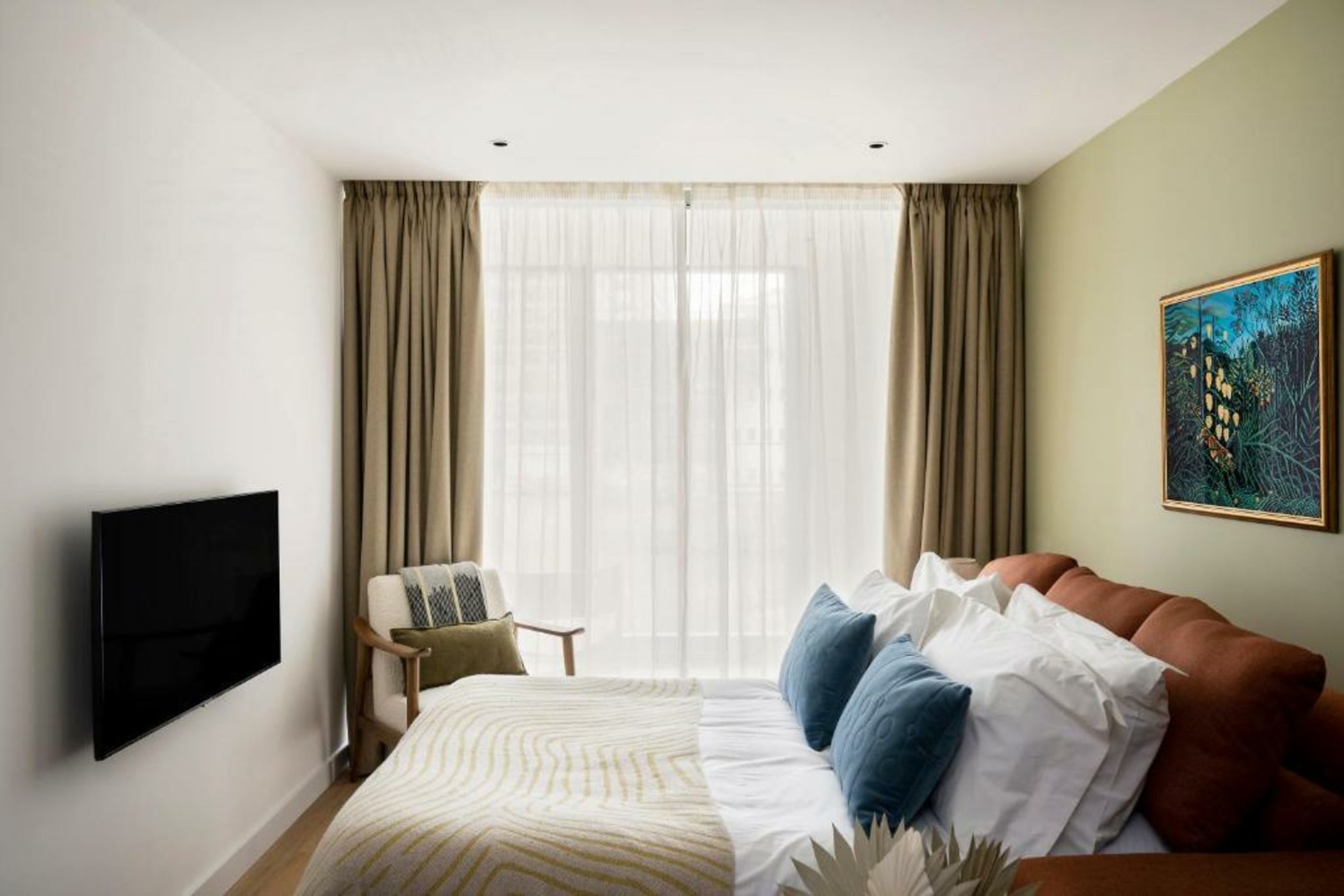 Cove Landmark Pinnacle