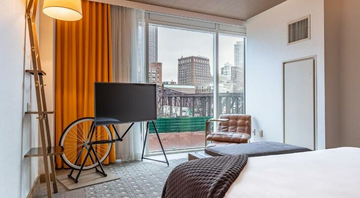 The Envoy Hotel, Autograph Collection