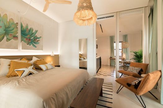 HOTEL PORTMANY · HOTEL P