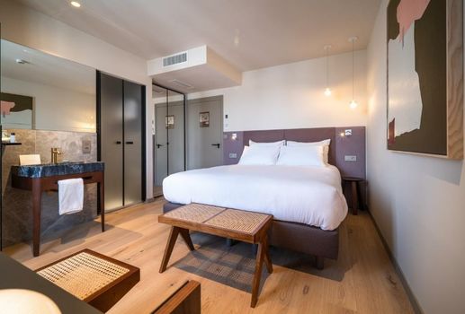 Hébé Hotel