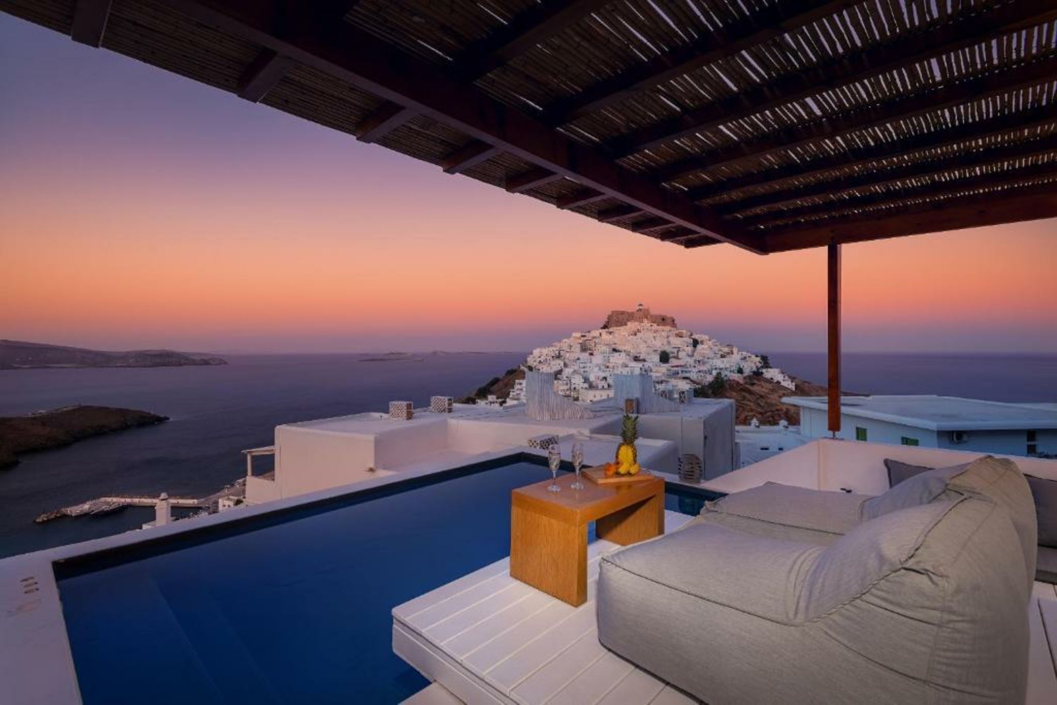 Oneiro Luxury Suites