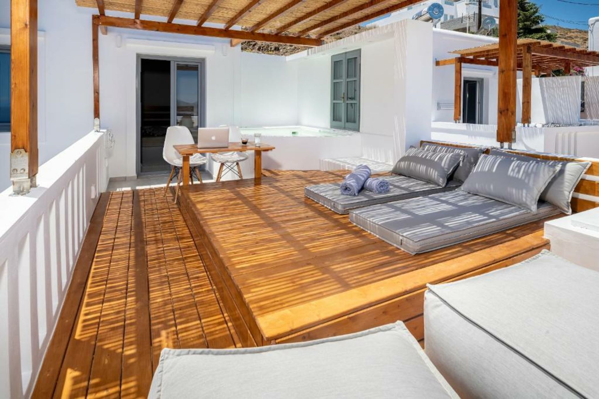 Oneiro Luxury Suites