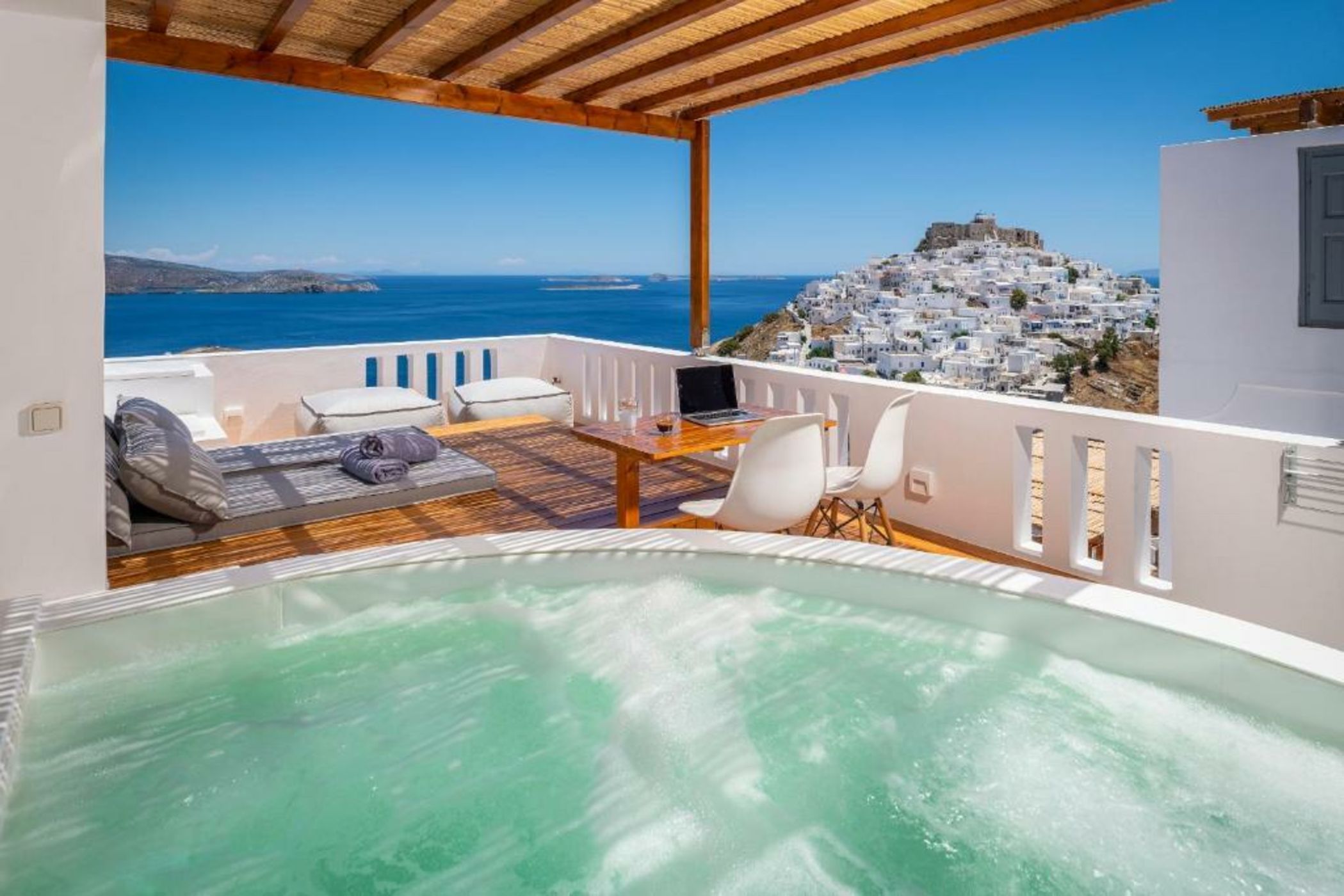 Oneiro Luxury Suites