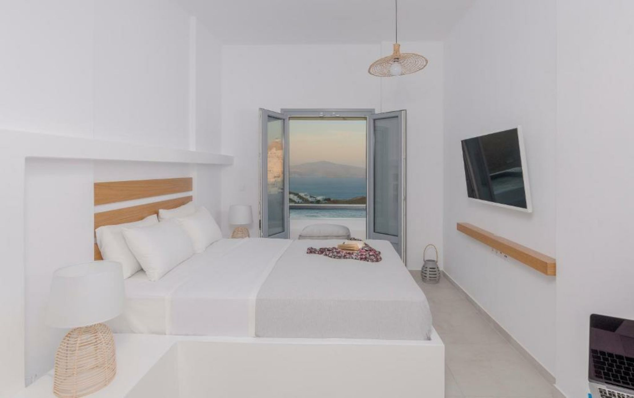 Oneiro Luxury Suites