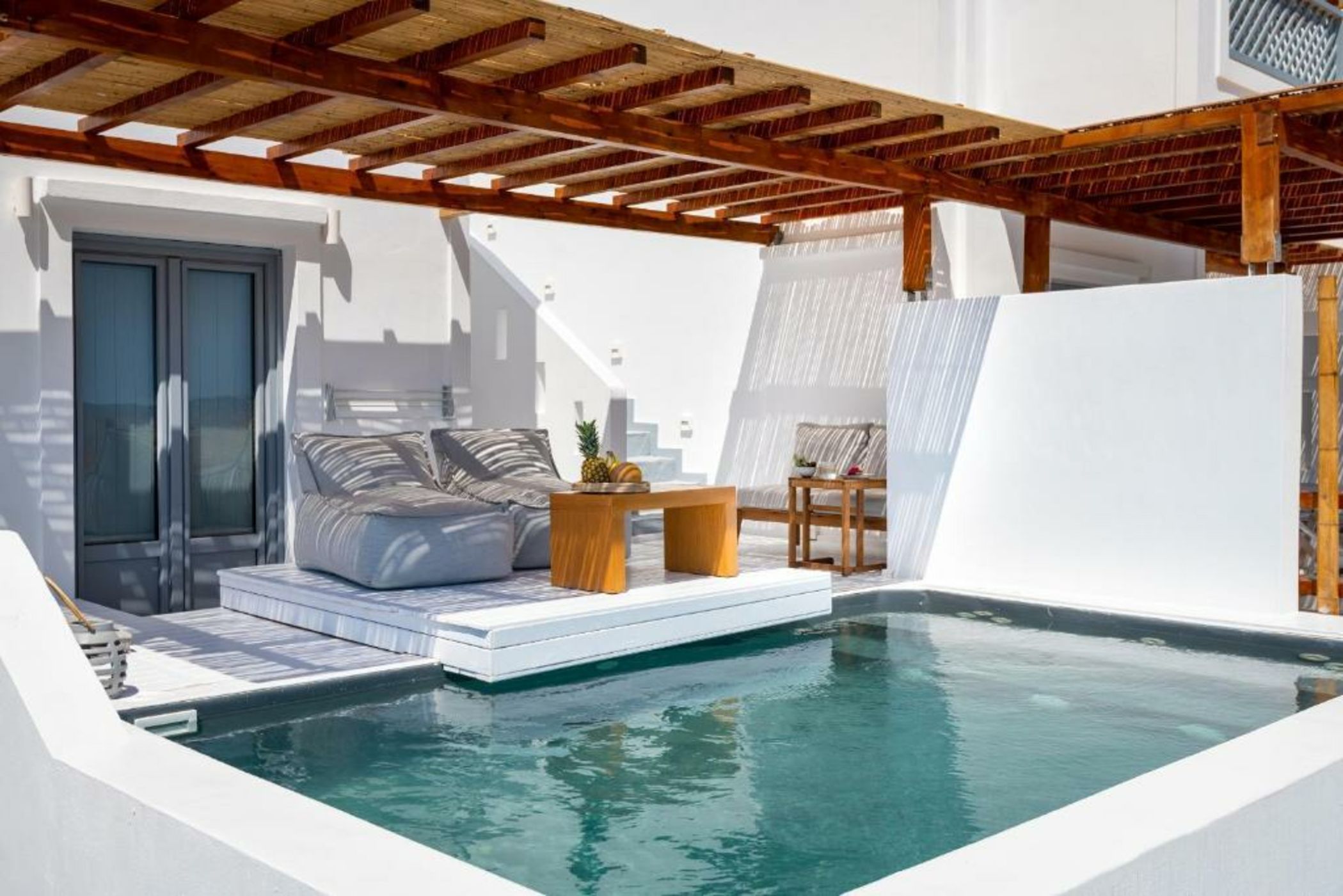 Oneiro Luxury Suites