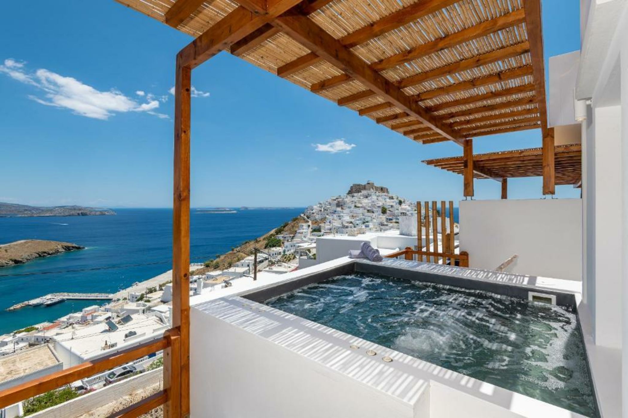 Oneiro Luxury Suites