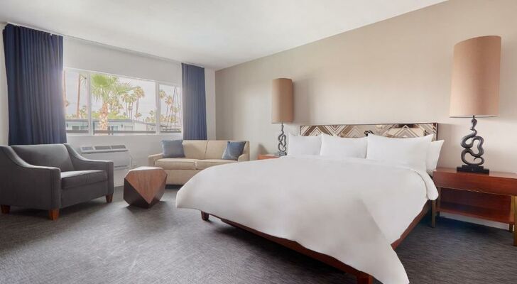Sonder V Palm Springs