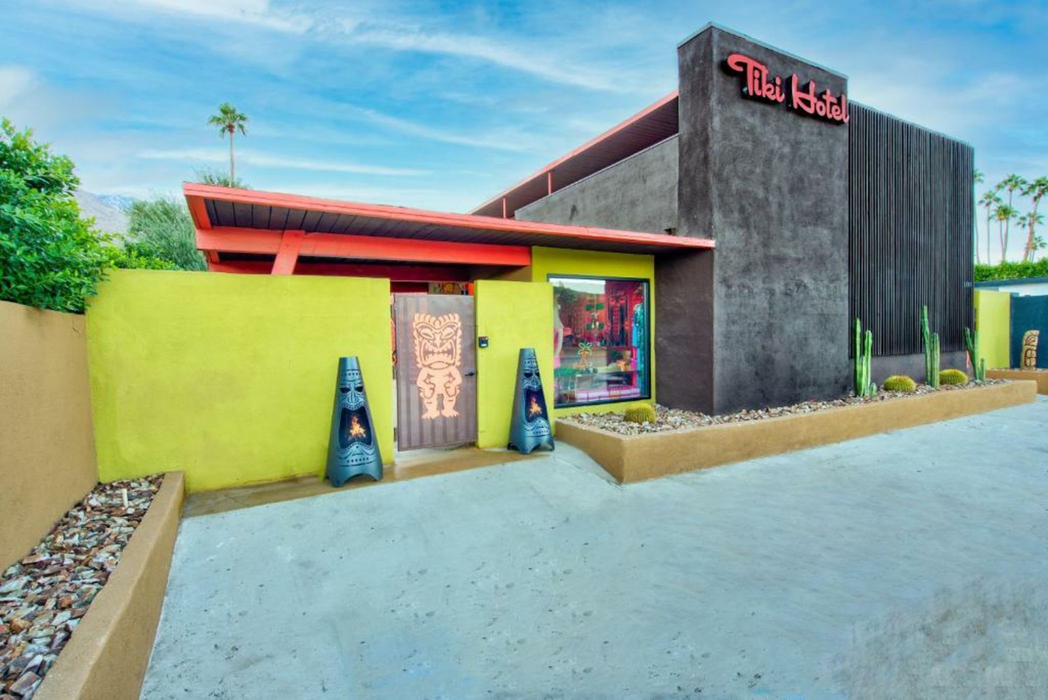 Tiki Hotel