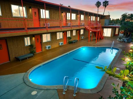 Tiki Hotel