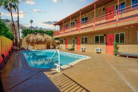 Tiki Hotel