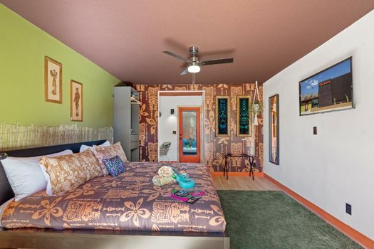 Tiki Hotel