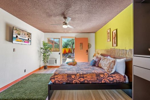 Tiki Hotel