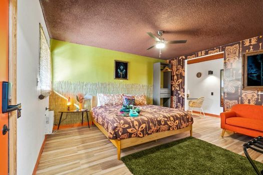 Tiki Hotel