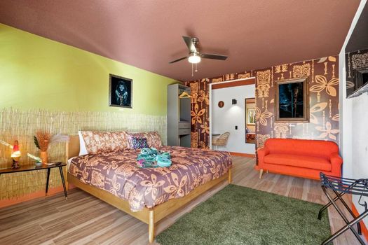 Tiki Hotel