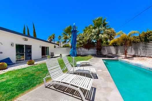 Poolside Modern Wexler