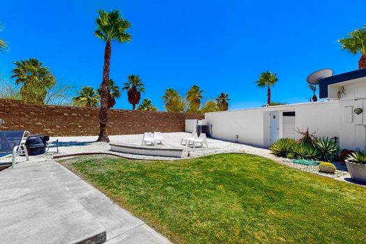 Poolside Modern Wexler