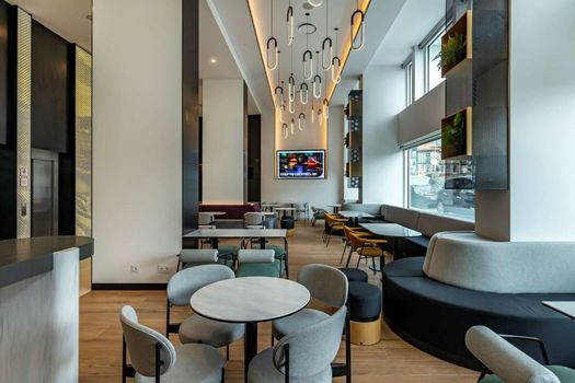 YOTEL Porto