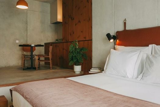 Mouco Hotel - Stay, Listen & Play