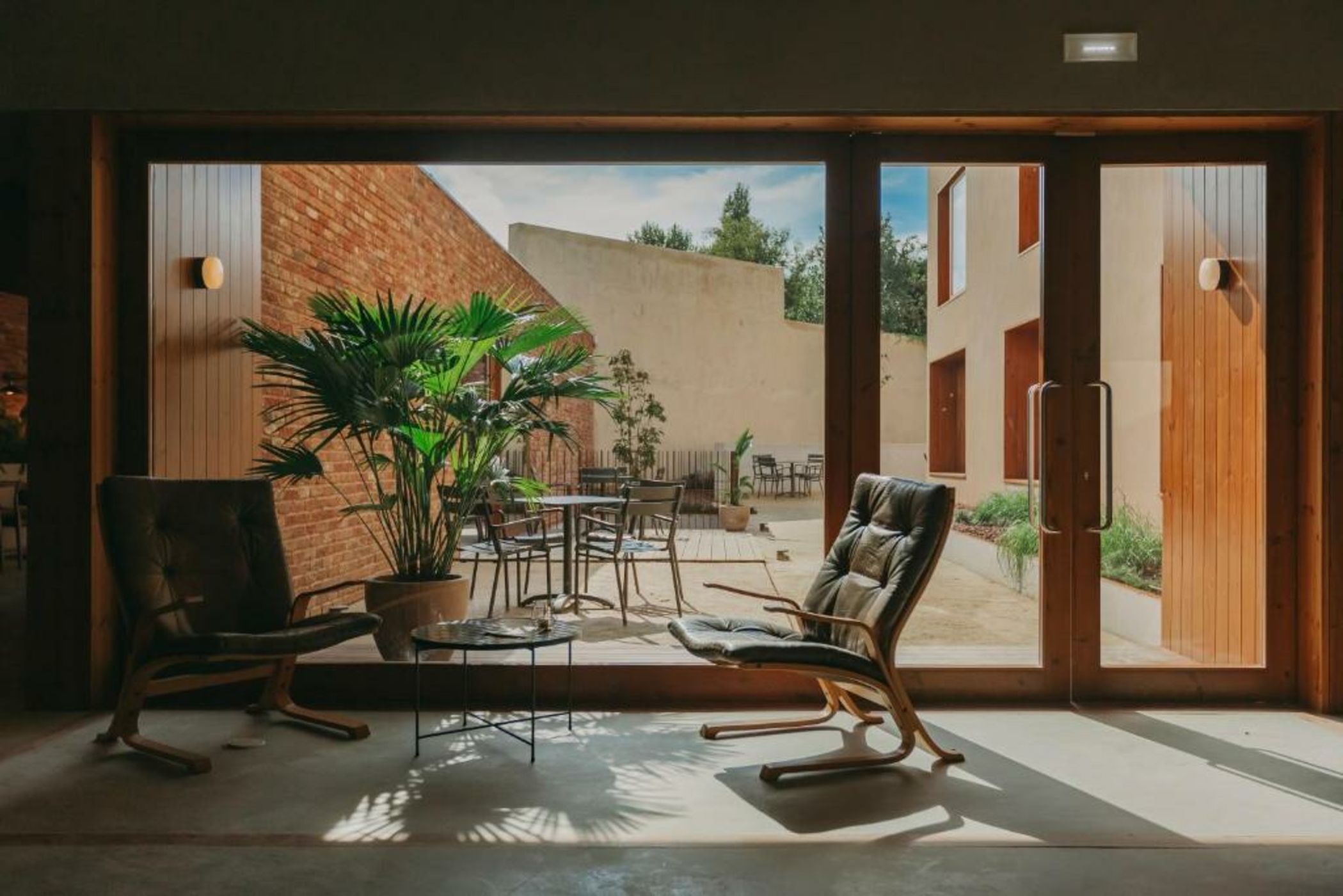 Mouco Hotel - Stay, Listen & Play