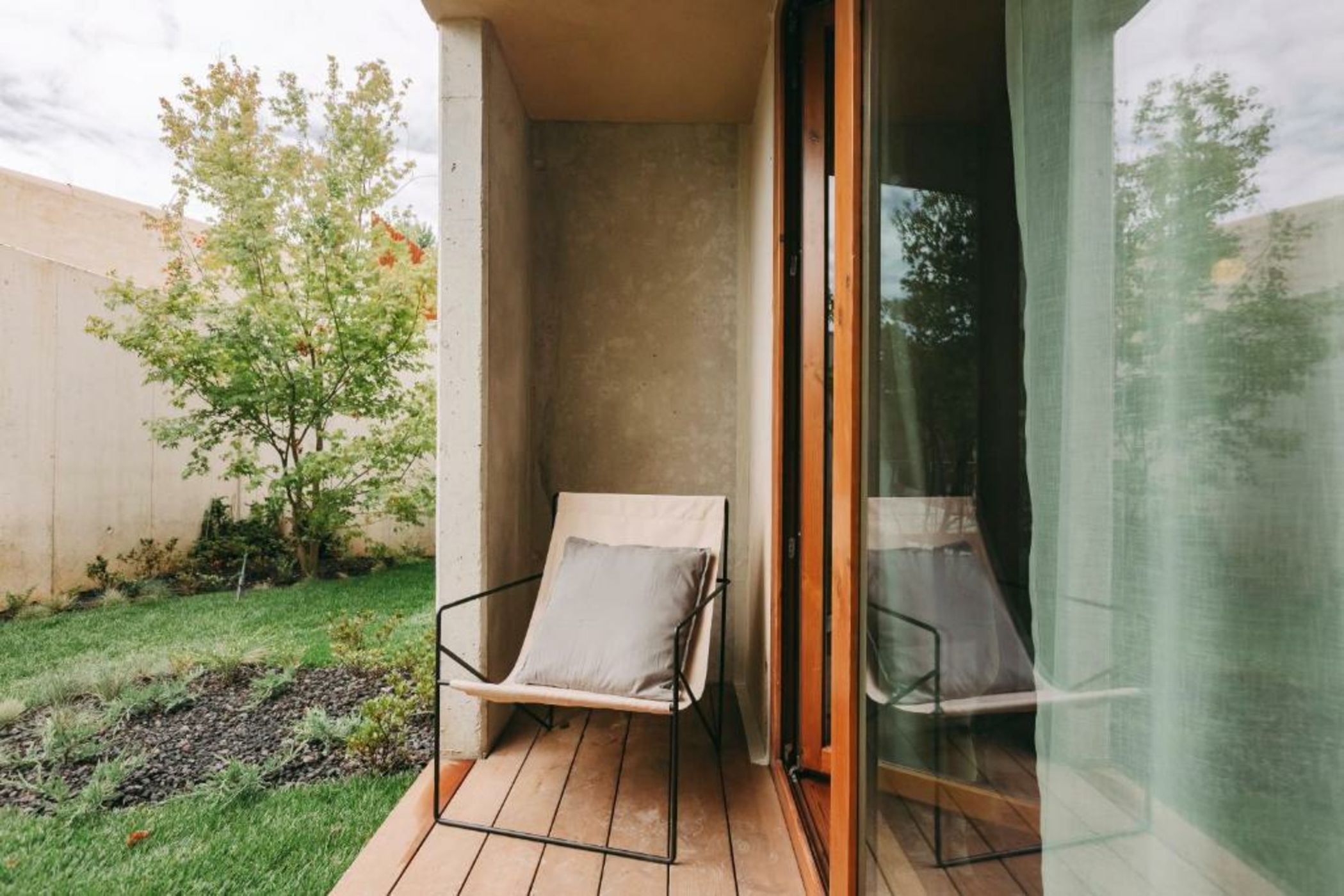 Mouco Hotel - Stay, Listen & Play