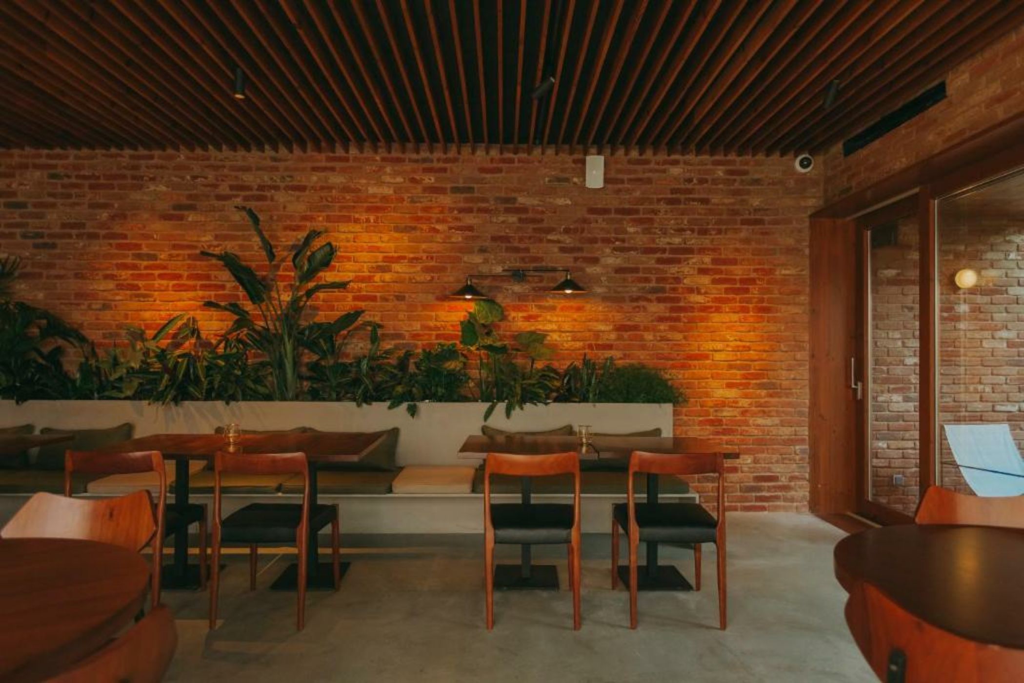 Mouco Hotel - Stay, Listen & Play