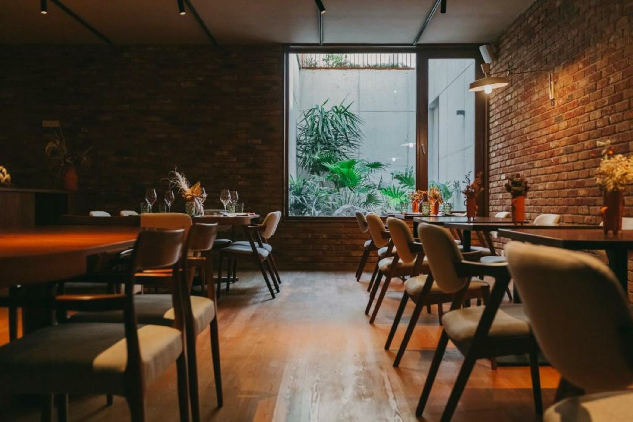 Mouco Hotel - Stay, Listen & Play