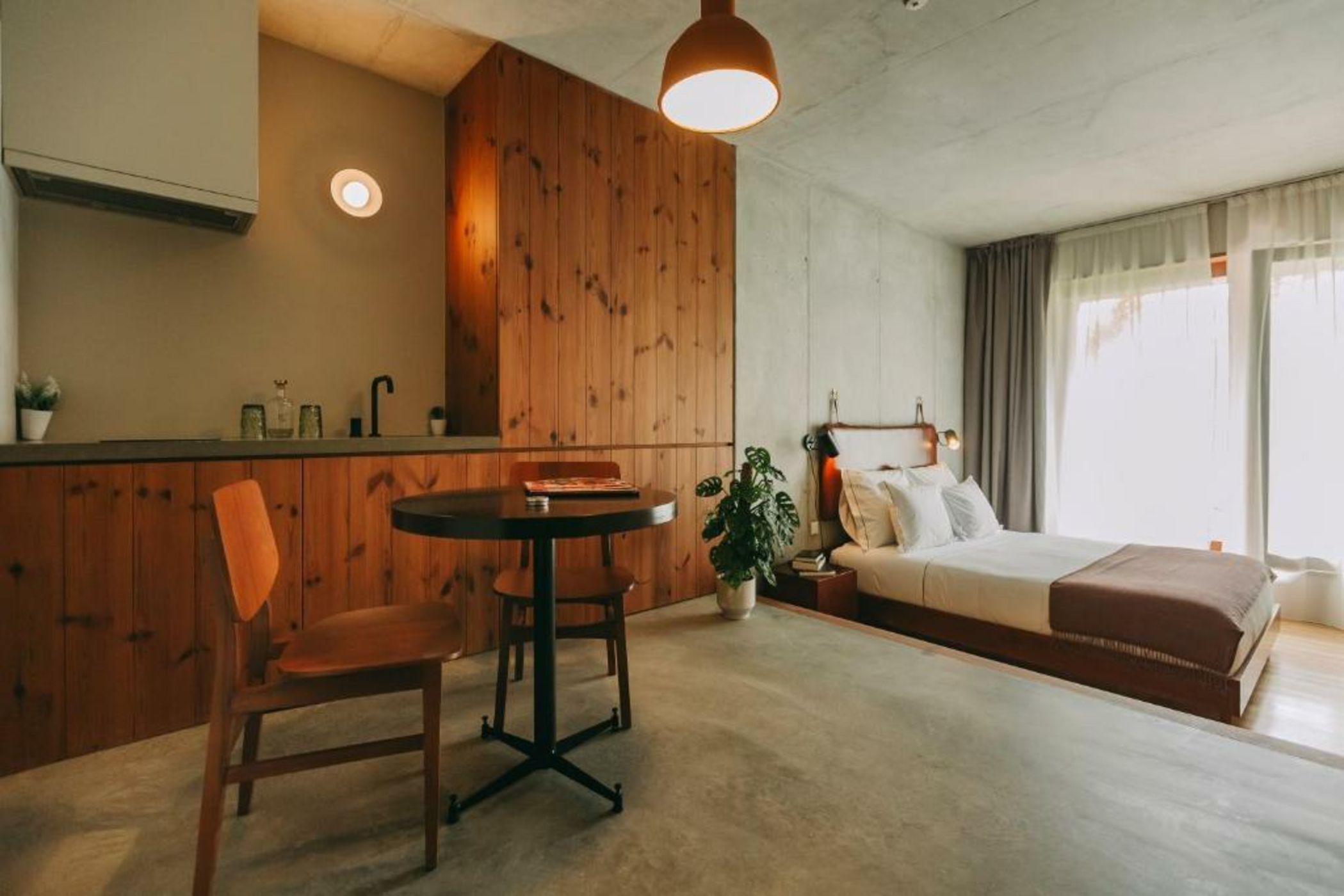 Mouco Hotel - Stay, Listen & Play