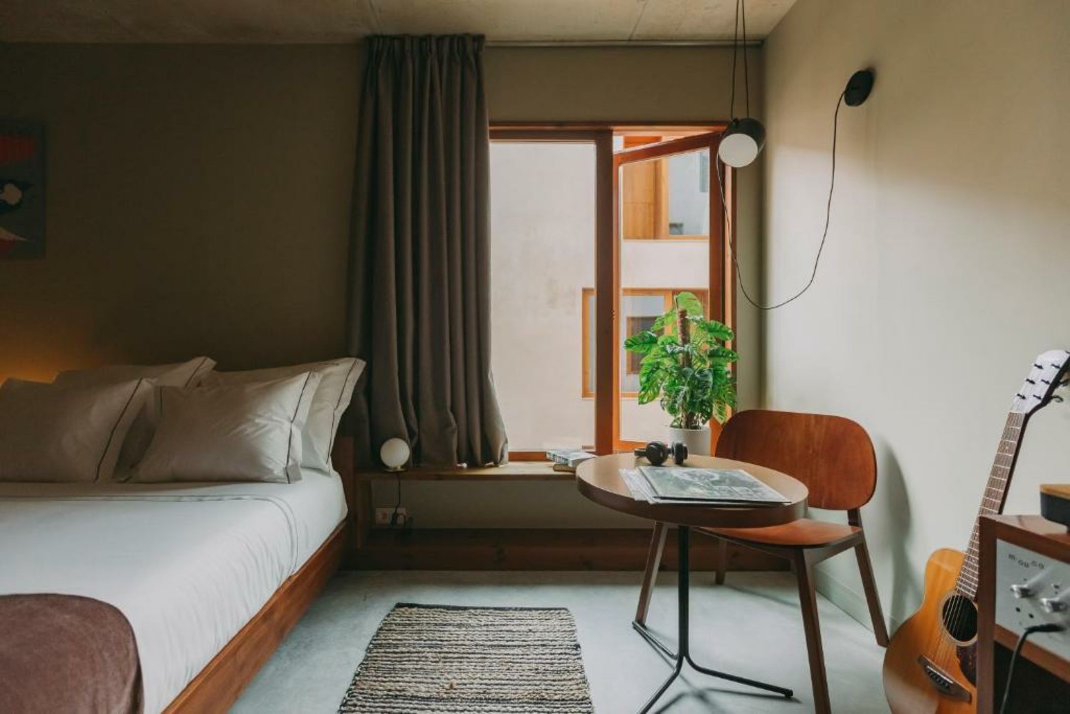 Mouco Hotel - Stay, Listen & Play