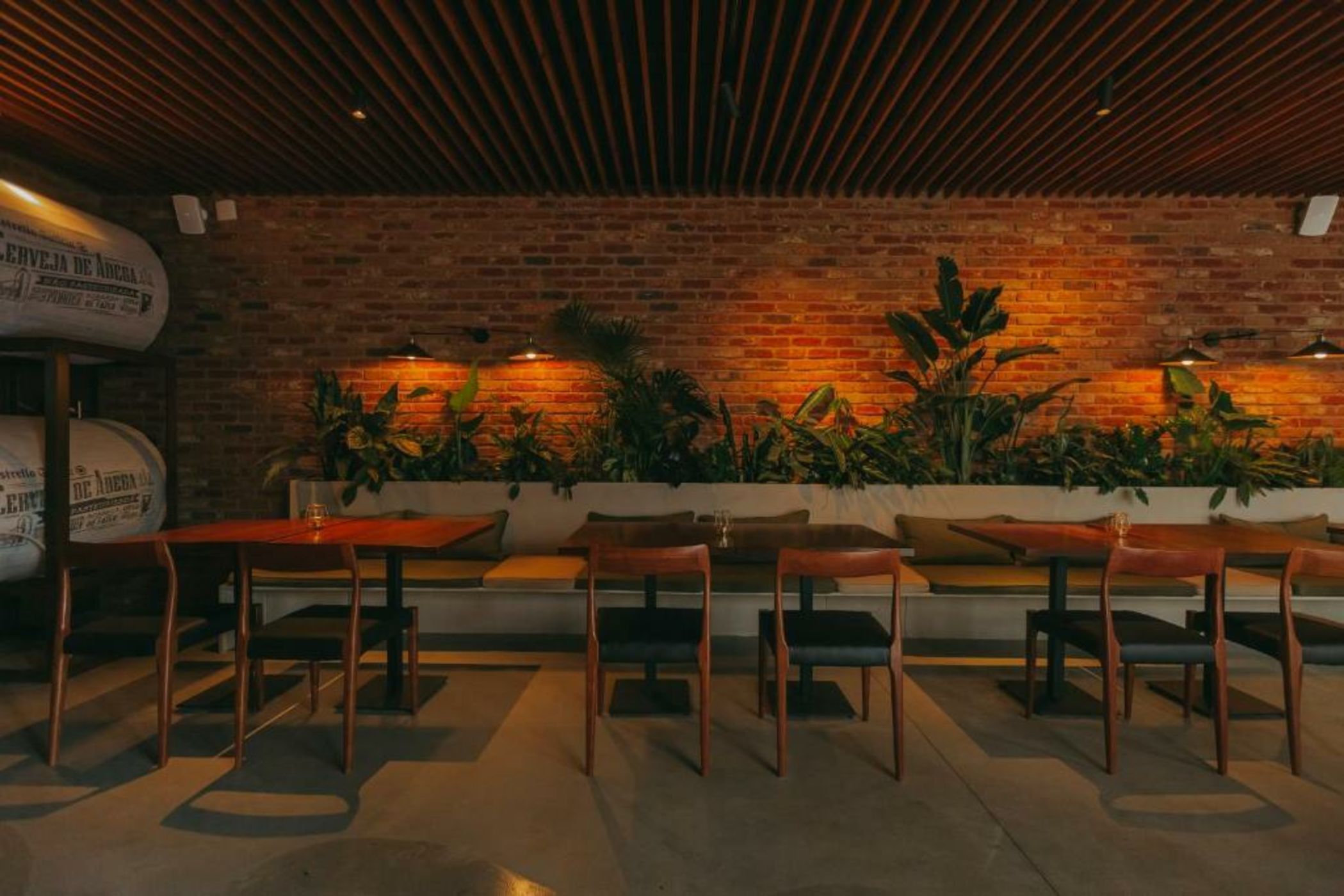 Mouco Hotel - Stay, Listen & Play