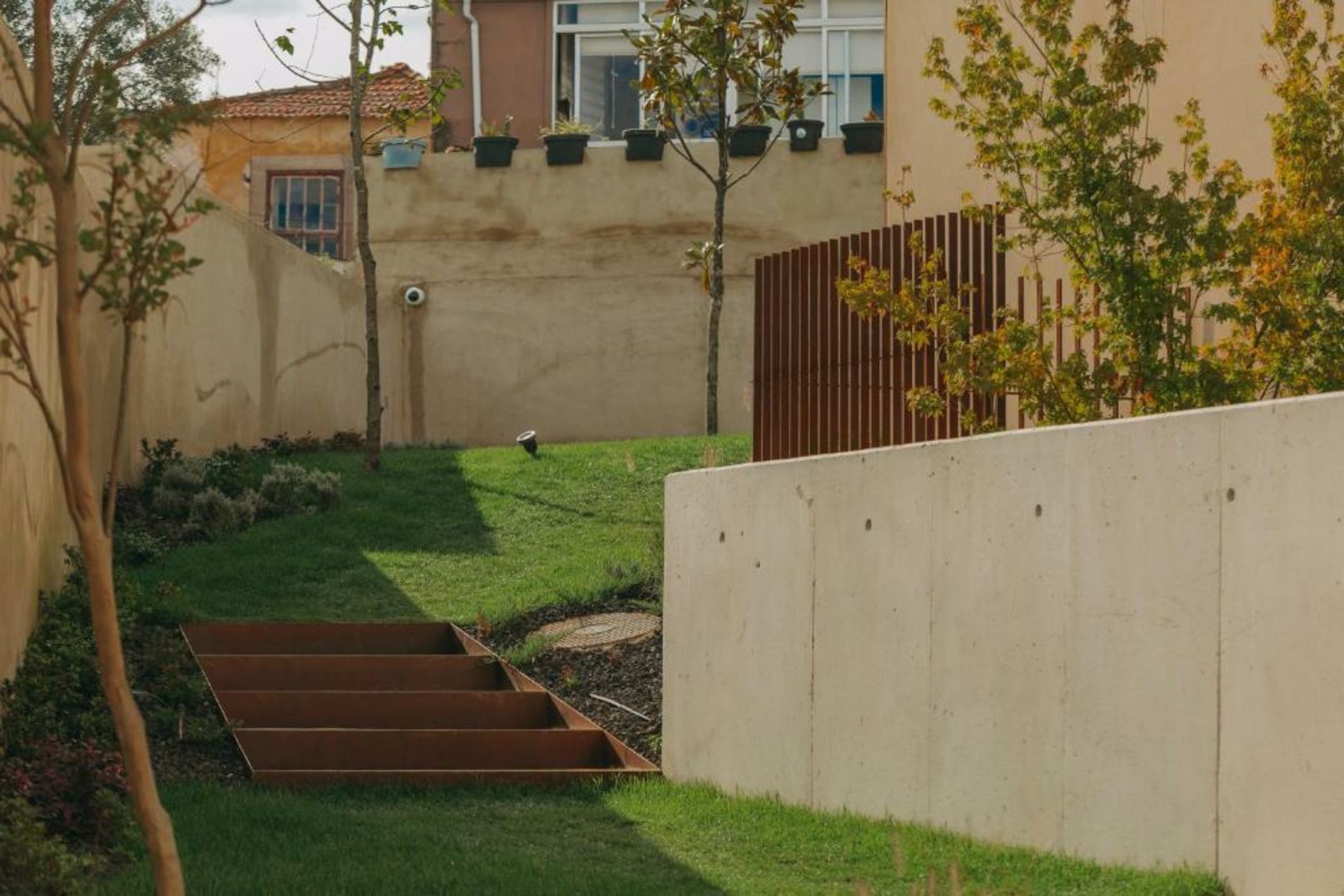 Mouco Hotel - Stay, Listen & Play