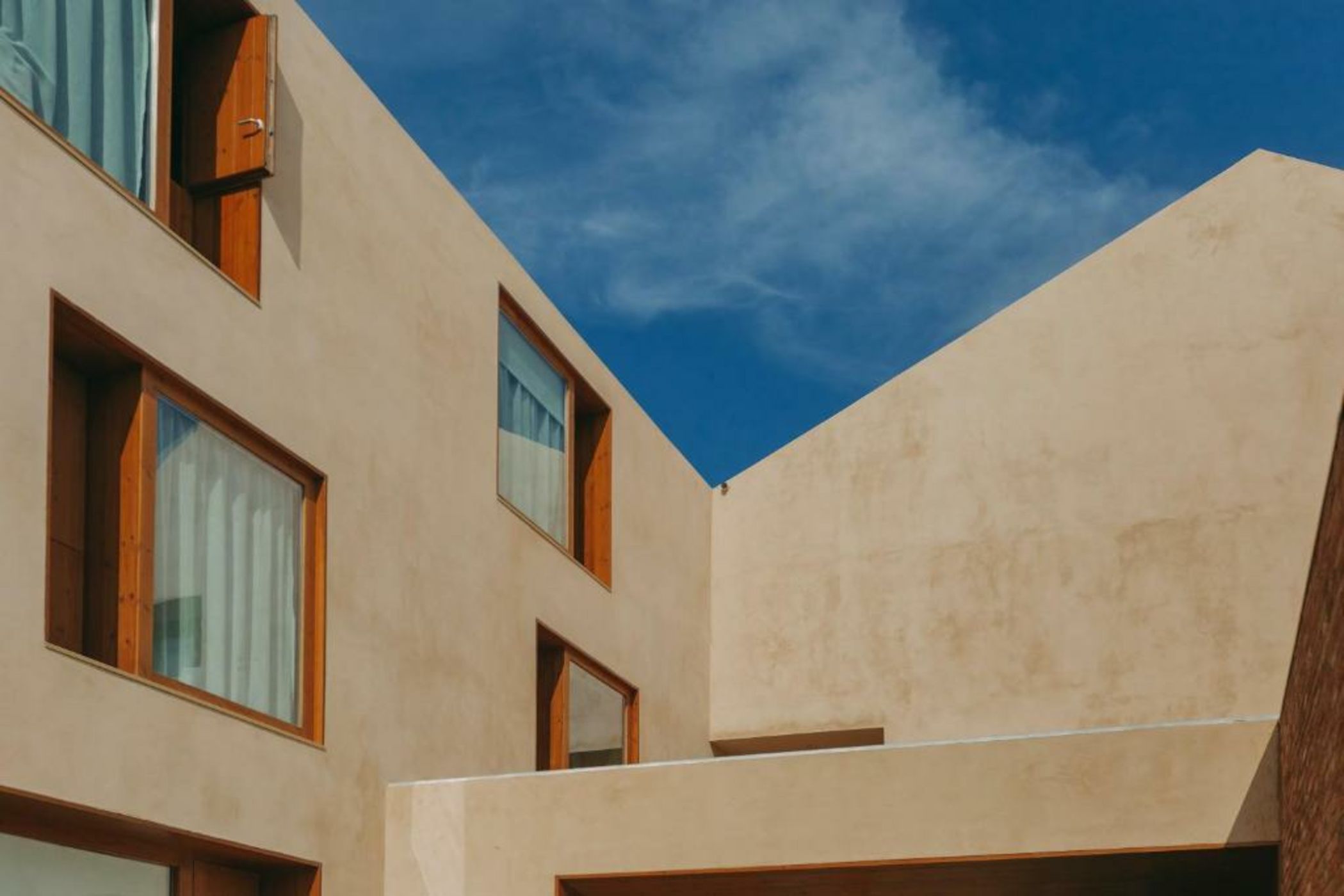 Mouco Hotel - Stay, Listen & Play